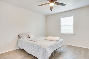 Updated Home w/ Yard ~ 14 Mi to Quartz Mountain!