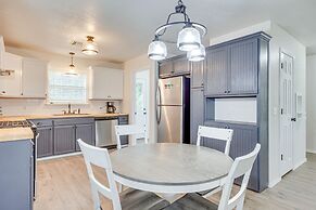 Updated Home w/ Yard ~ 14 Mi to Quartz Mountain!