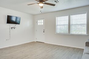 Updated Home w/ Yard ~ 14 Mi to Quartz Mountain!