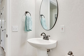 Updated Home w/ Yard ~ 14 Mi to Quartz Mountain!