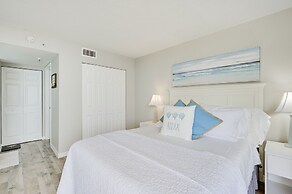 Bright Hudson Condo Rental w/ Gulf-view Balcony!