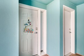 Beachfront Gulfport Vacation Rental w/ Balcony!