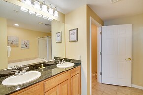 Beachfront Gulfport Vacation Rental w/ Balcony!