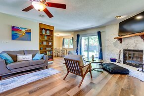 Gulf Breeze Oasis w/ Patio, Grill & Beach Chairs