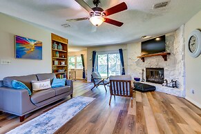 Gulf Breeze Oasis w/ Patio, Grill & Beach Chairs