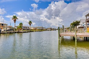 Dauphin Island Vacation Rental: Close to Beaches!