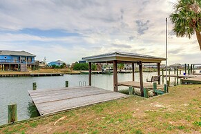 Dauphin Island Vacation Rental: Close to Beaches!