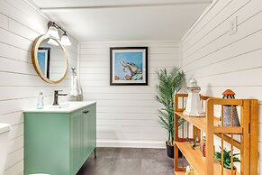 Dauphin Island Vacation Rental: Close to Beaches!