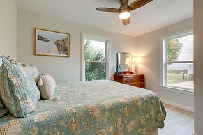 Dauphin Island Vacation Rental: Close to Beaches!