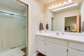 Tasteful Tualatin Home: 40 Mi to Willamette Valley