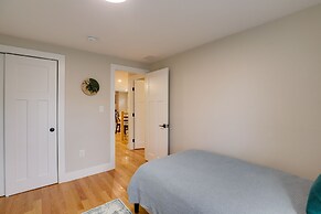 Beautiful 3 BR Home w/ Workspace: 20 Min to Boston