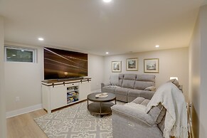 Beautiful 3 BR Home w/ Workspace: 20 Min to Boston