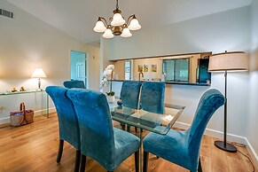 3 Mi to Beaches: Naples Condo w/ Pool Access!