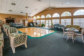 3 Mi to Beaches: Naples Condo w/ Pool Access!