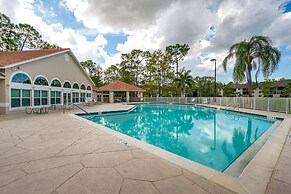 3 Mi to Beaches: Naples Condo w/ Pool Access!