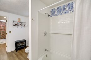 Riverfront Bluff City Retreat w/ Patio & Grill!