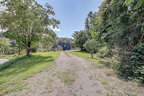 Riverfront Bluff City Retreat w/ Patio & Grill!