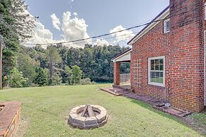 Riverfront Bluff City Retreat w/ Patio & Grill!