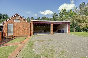 Riverfront Bluff City Retreat w/ Patio & Grill!