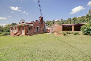 Riverfront Bluff City Retreat w/ Patio & Grill!