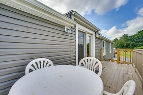Buskirk Vacation Rental w/ Deck & Putting Green!
