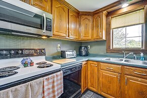 Buskirk Vacation Rental w/ Deck & Putting Green!