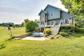 Spacious Beloit Retreat: Close to Parks & Trails!