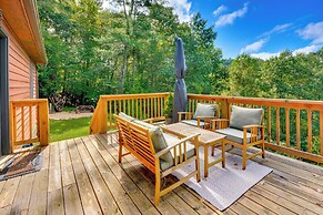 Mtn View + Fire Pit: Pet-friendly Woodlawn Cabin!