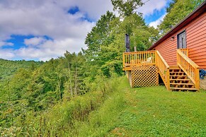 Mtn View + Fire Pit: Pet-friendly Woodlawn Cabin!
