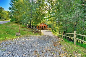 Mtn View + Fire Pit: Pet-friendly Woodlawn Cabin!