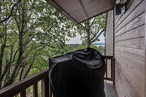 Luxury Lakefront Hot Springs Condo w/ Pools!