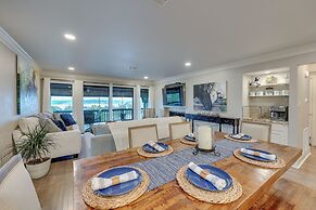 Luxury Lakefront Hot Springs Condo w/ Pools!