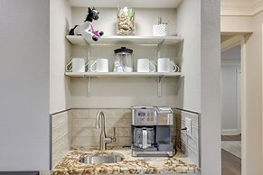 Luxury Lakefront Hot Springs Condo w/ Pools!