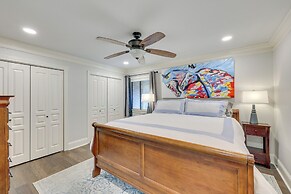 Luxury Lakefront Hot Springs Condo w/ Pools!