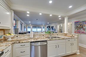 Luxury Lakefront Hot Springs Condo w/ Pools!