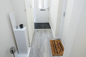 Studio Flat in Bedford Near Hospital & Stations