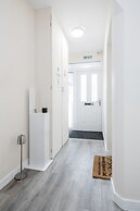 Studio Flat in Bedford Near Hospital & Stations