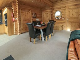 Welcome Hjem Log Cabin