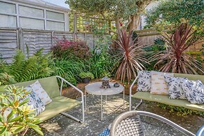 Beautifully Furnished Home - 5 Minutes to the Sea!