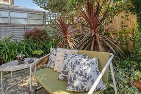 Beautifully Furnished Home - 5 Minutes to the Sea!